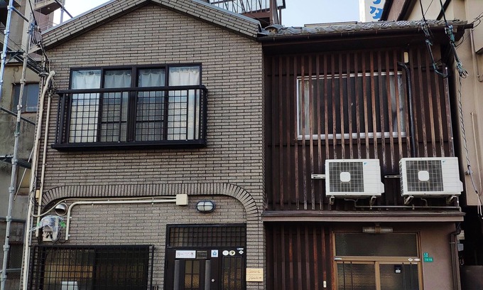 Naniwa House | 2 MIN FROM NAMBA, 2 INDEPENDENT HOUSES FOR MAX 18