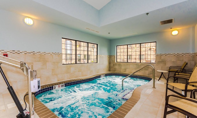 Grand Forks Condo | 2 Min from University of North Dakota. Free Breakfast. Indoor Pool & Hot Tub.