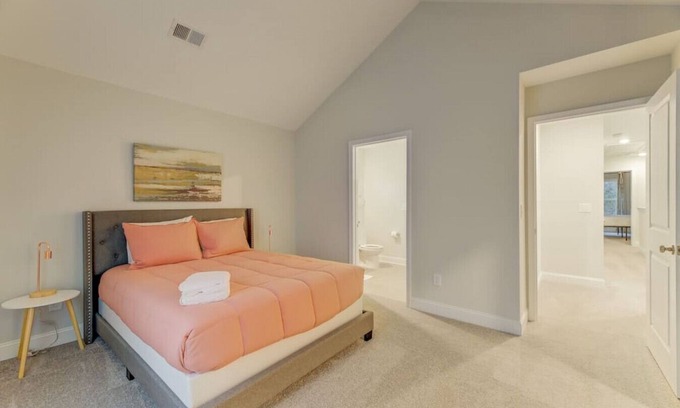 Woodfield House | 2 Min to Ft Jackson Visitors Center | Garage | 3BR