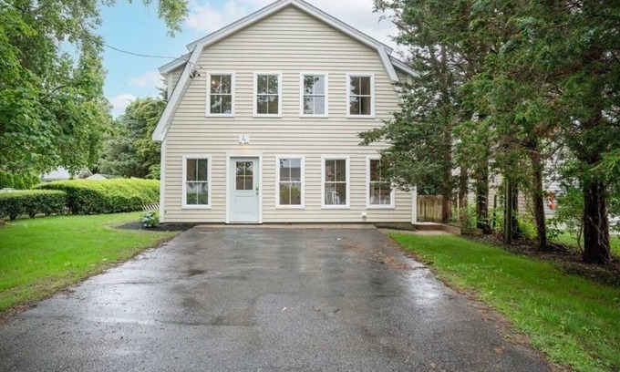 Sandwich House | 2 minutes to the beach! Newly renovated family-sized beach home