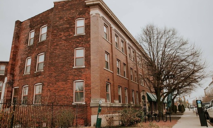 Chatham-Arch Apartment | 2 New combined apts near nightlife & attractions