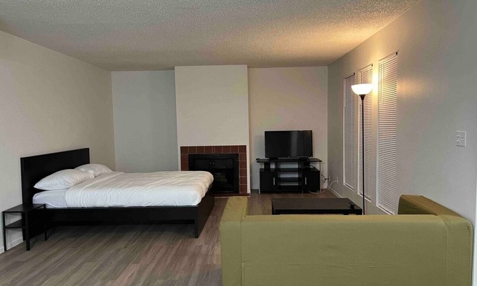 Las Vegas Apartment | 2 or 3 Beds Walk to Strip MGM Casinos Shops Clubs