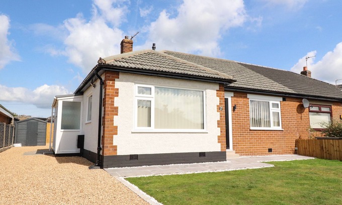 Garstang House | 2 PINE GROVE, pet friendly, with a garden in Garstang