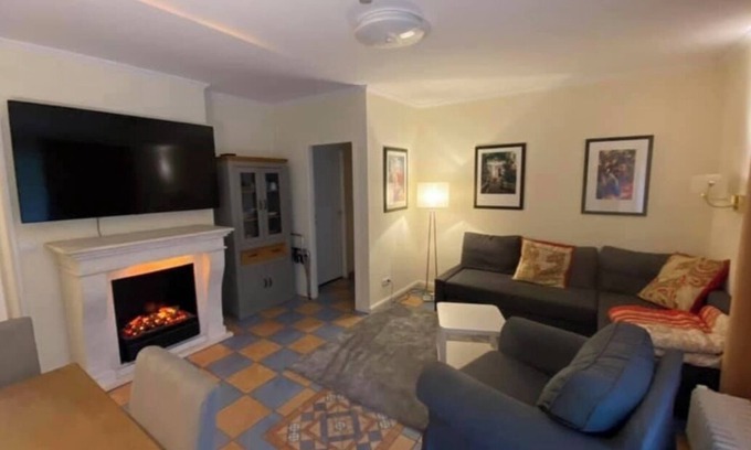 Alt-Godesberg Apartment | 2 Raum-wohnung mit Balkon und Zugang zum Garten. Wohnung Liegt Nach Hinten