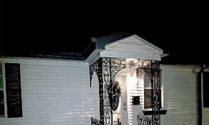 Hollygrove House | 2 riims centrally located in the NOLA Hollygrove Gert Town Area