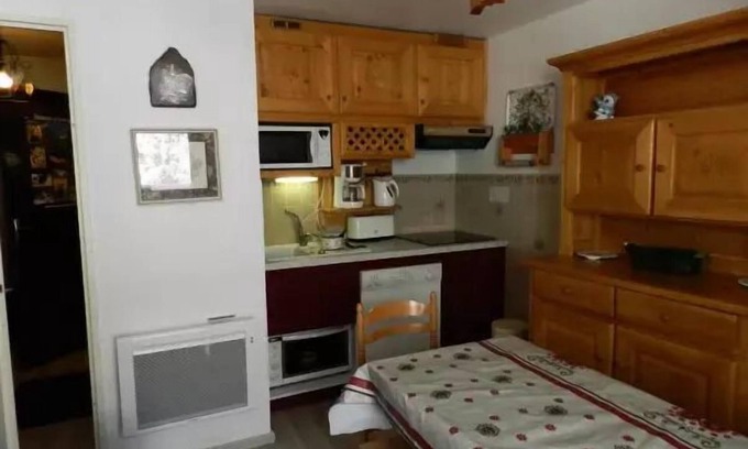 Le Pleynet Apartment | 2-ROOM CABIN SLEEPS 6