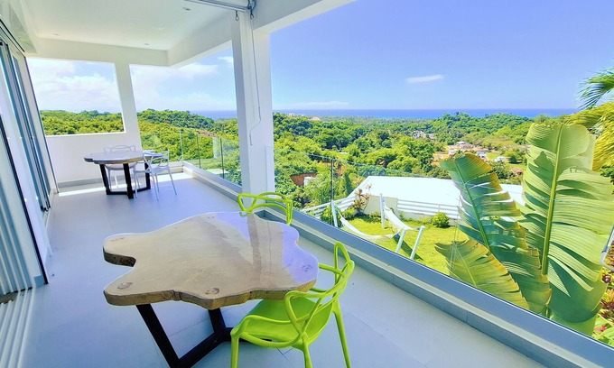 La Ceiba Villa | 2 rooms and 1 bathroom in shared luxury Villa. Seaview infinity pool - Hammocks.