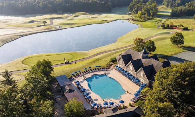 Mount Berry Hotel | 2 Rooms with Outdoor Pool Access, Pets Allowed! Steps from Historic Gardens