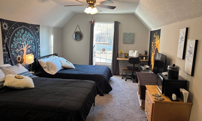 Athens House | 2 Serene Guest Rooms in Our Home in Wood Valley, West Athens, minutes from UGA