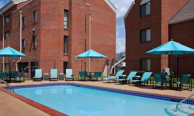 White Station House | 2 Spacious Units! w/ Kitchen, Outdoor Pool, Pets Allowed, Close to Memphis Zoo!