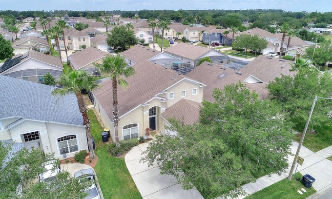 Davenport Cottage | 2 Suites, 1 King, 5 Beds: Pool. Games Room #810