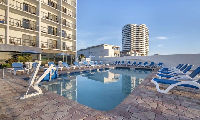 Seabreeze Park Hotel | 2 Units | Spacious Family Stay w/Ocean Views | Near Beaches & Top Hotspots