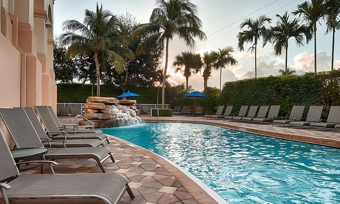 Park Shore Hotel | 2 Units | Stylish Room Near Scenic Clam Pass Beach | Shuttle and Parking