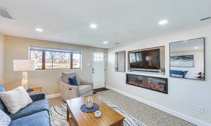 Natrona Apartment | 20 Mi to Pittsburgh: Natrona Heights Apt