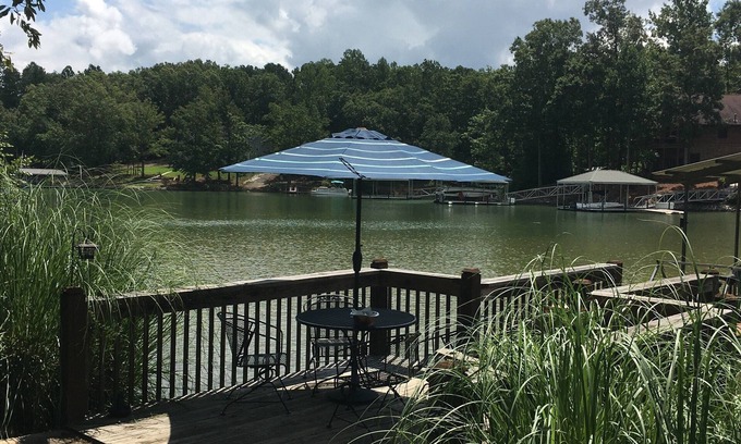 Saxony Forest House | 20 Minutes to Clemson - Remodeled 4 BR/3 BA Waterfront