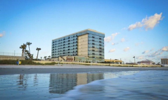 Daytona Beach Apartment | 20% OFF! - Amazing Ocean View King Bed Studio in Daytona!