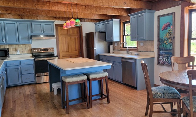 Dandridge Cabin | 20% Off Book by 8/31 Peaceful Lakefront Mountain View Cabin