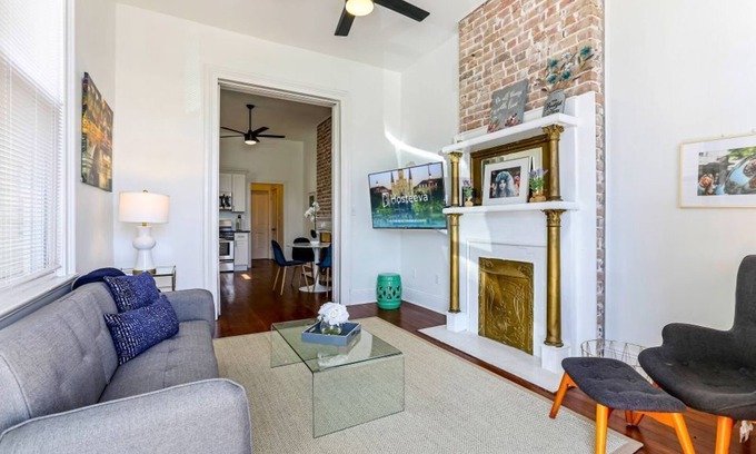 Freret Condo | 20% OFF Monthly | 10% OFF Weekly-Private 2BR in Uptown by Hosteeva