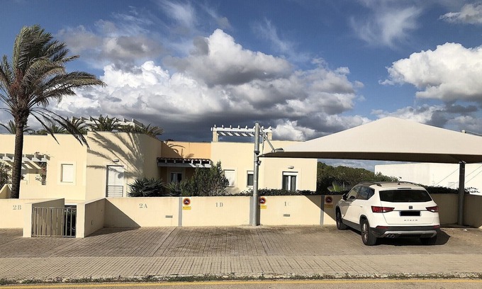 Cala Anguila-Cala Mendia Apartment | 200 m from the beach - apartment with large Roof terrace, 3 bedrooms + sea views