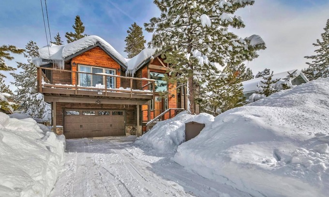 Tahoe Paradise House | 2019 Tahoe Villa 4 Bedroom 2.5 Bath