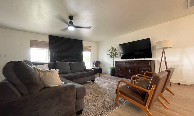 Page House | 2024 Remodeled, cozy 4-bedroom house with AC & WiFi in Page, AZ