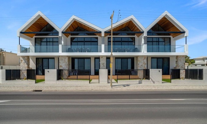 Aldinga Beach House | 202Espy ~ The ultimate experience. Sleeps 16