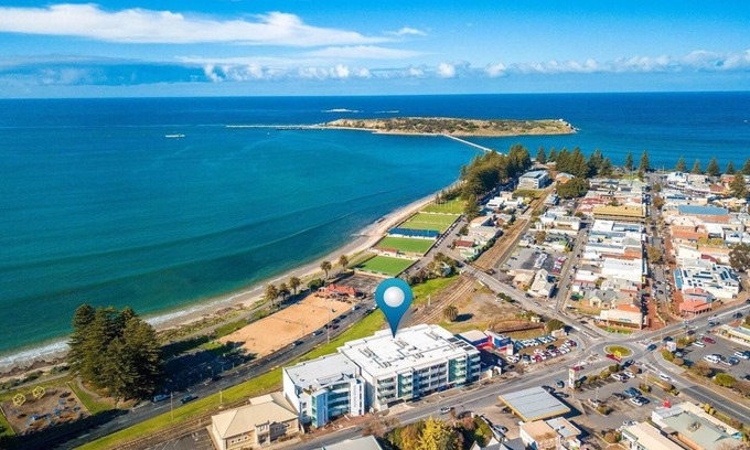 Victor Harbor Apartment | 204 The Frontage - Ocean Views