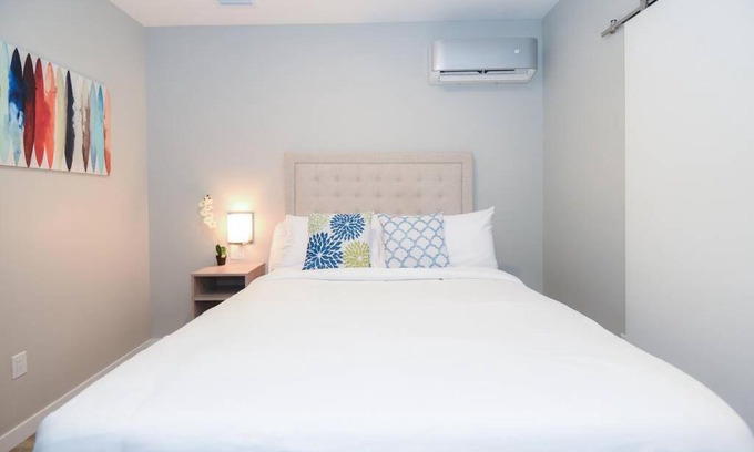 Old Town Apartment | 208 Bright 1BDR Downtown Parking WiFi Walk to All