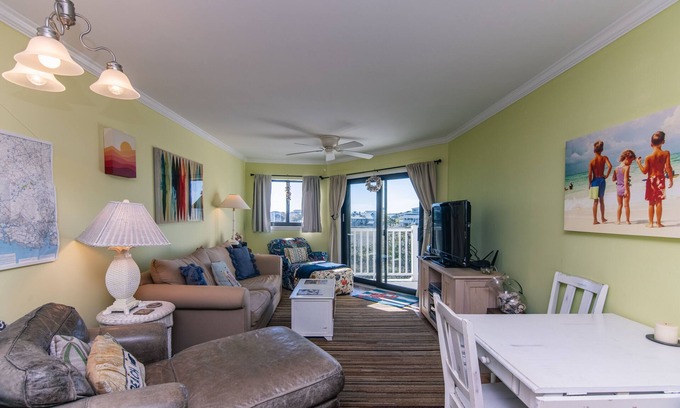 Edisto Island Condo | 209 Bay Creek Villa-Beautiful 2nd Floor Villa;Private Balcony;Water Views;Communal Pool