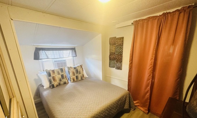 Ono Island RV Rental | 21 minutes away from Gulf Shores Beach, 6.9 from OWA and 25miles from Flora Bama