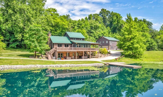 Senecaville Cabin | 22-Guest Retreat | Spa, Theater, Nature, Games