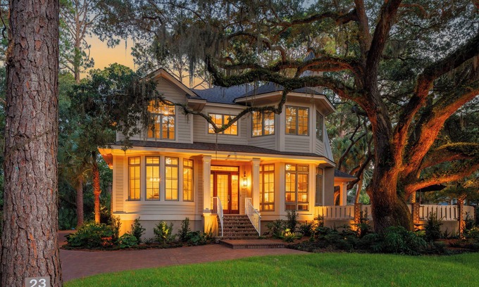 Sea Pines House | 23 South Beach Lane @ Sea Pines | Steps to Beach | Pool & Spa | Pickleball