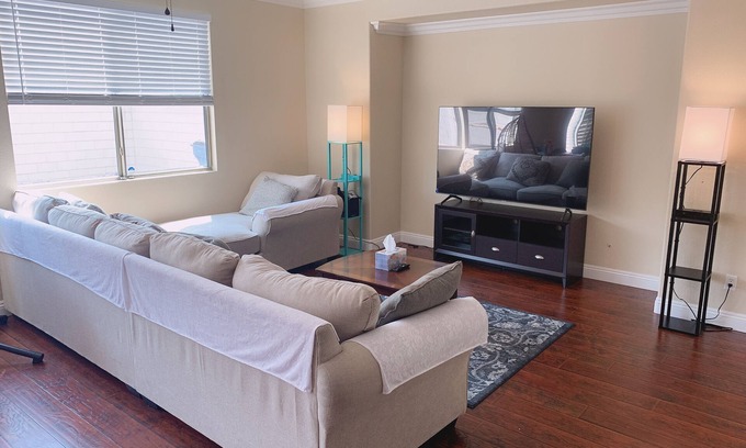 Rhodes Ranch House | 2300SF LUX 3BD HOUSE WITH BIG BACK YARD