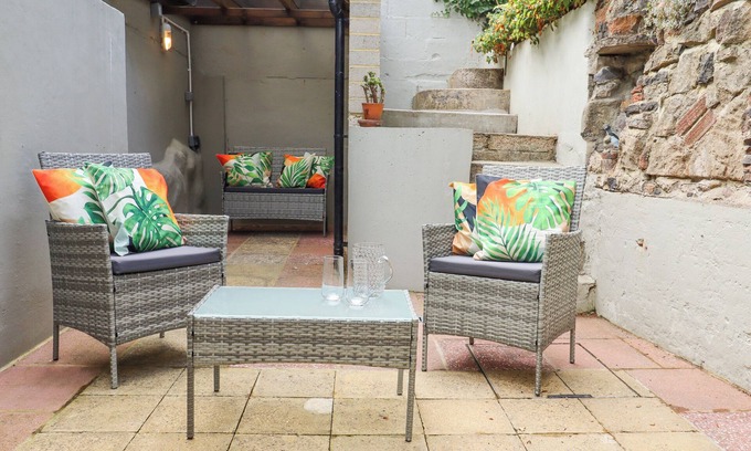 Westgate-on-Sea Cottage | 24 ELM GROVE, pet friendly, with a garden in Westgate-On-Sea