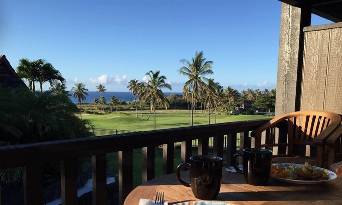 Punaluu House | #24 King Bed and Sleeper Sofa, Great Location near Pool, Hot Tub & Grills