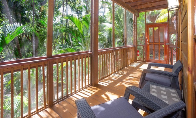 Antoneys Cay House | 2B/1B Cabana AC and steps to the beach! With sparkling pool & Starlink Wifi