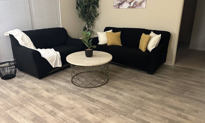 St. Andrews Apartment | 2Bd Apartment Near Interstate 15 Mins to Almost Anywhere