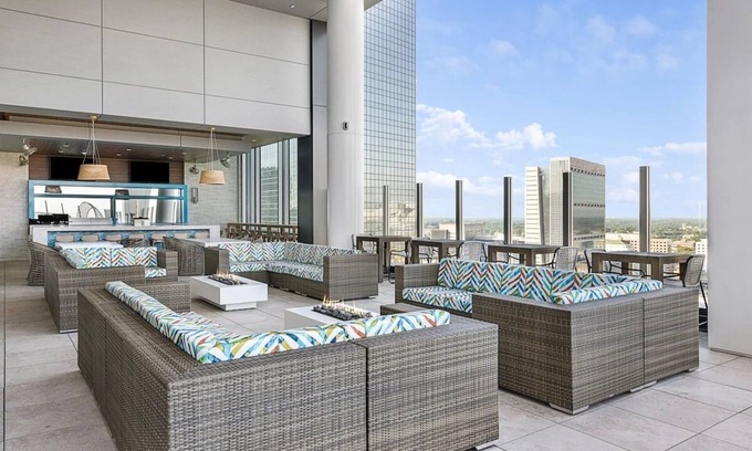 Downtown Atlanta Resort | 2BD/Atlanta - Downtown w/Rooftop Pool and Pool Bar!