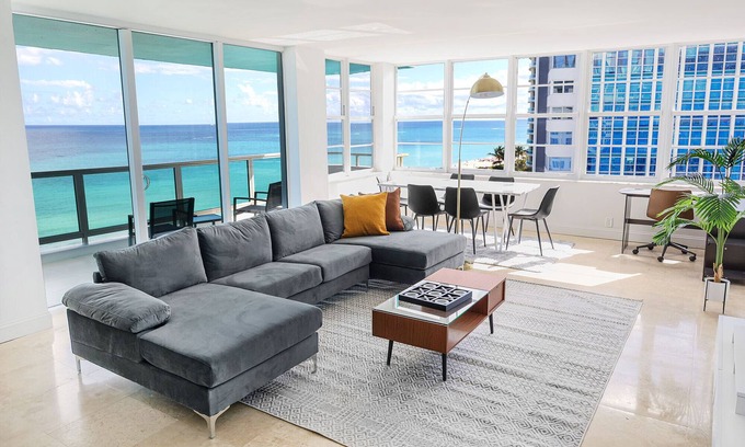 Miami Beach Apartment | 2bd Oceanfront Master Ste OceanView w/balcony, Pool, nearby dining, beach access