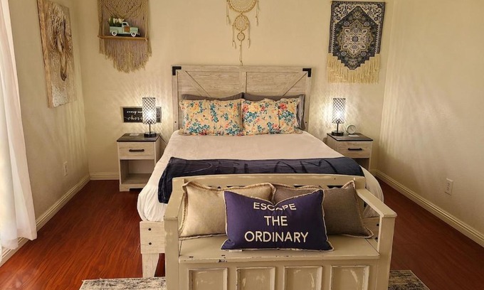 Sunrise Manor Apartment | 2bed 1 bath condo near Nellis afb & the strip