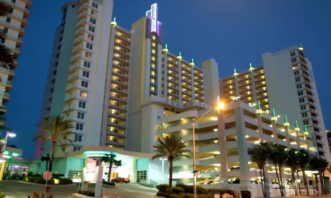 Seabreeze Historic District Resort | 2Bed 2Bath Sleeps 8 Wyndham Ocean Walk April-Decn