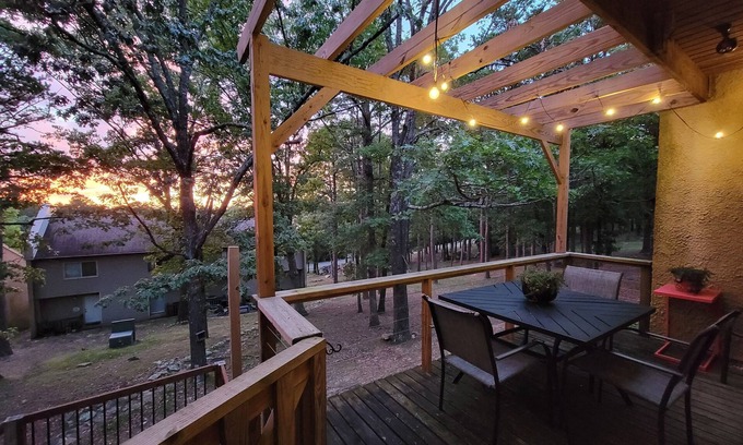 Fairfield Bay Condo | 2BR/2.5BA Condo w/Shaded Balcony, Pool Steps Away, Lake Access Minutes Away