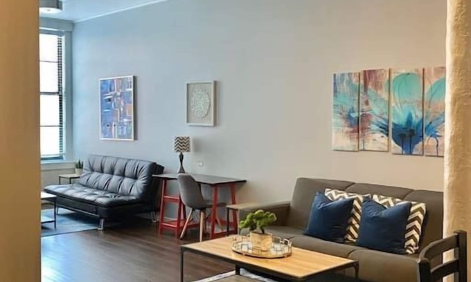 Downtown Kansas City Hotel | 2BR 2BA Loft Downtown KC in Historic Building