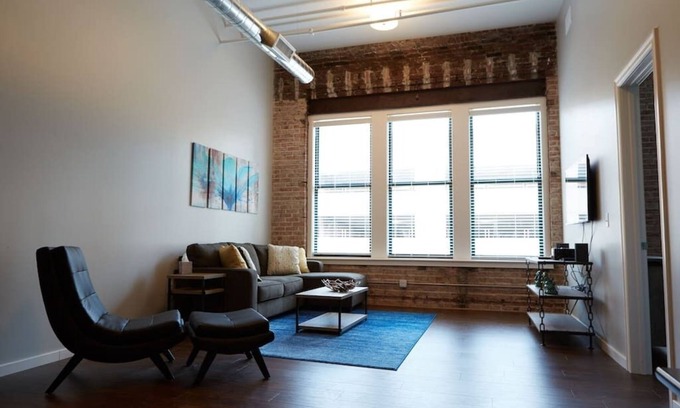 Garment District Hotel | 2BR 2BA Loft In Historic Downtown KC