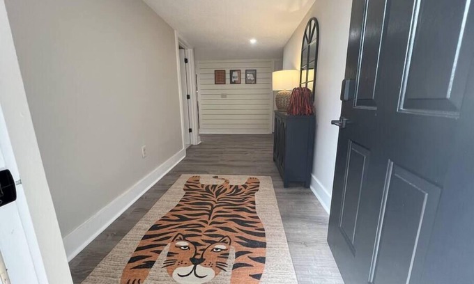 Auburn Apartment | 2BR/2BA Renovated Condo under 1 mile to Toomers