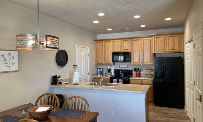 Mesquite Condo | 2BR/2BTH Ground Floor Unit - w/2 Car Garage and No Stairs!