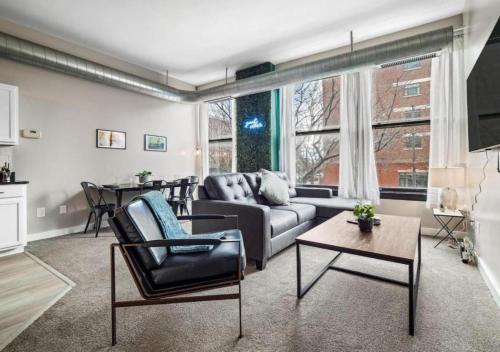 Downtown Cleveland Apartment | 2BR Apartments in the Heart of Downtown CLE