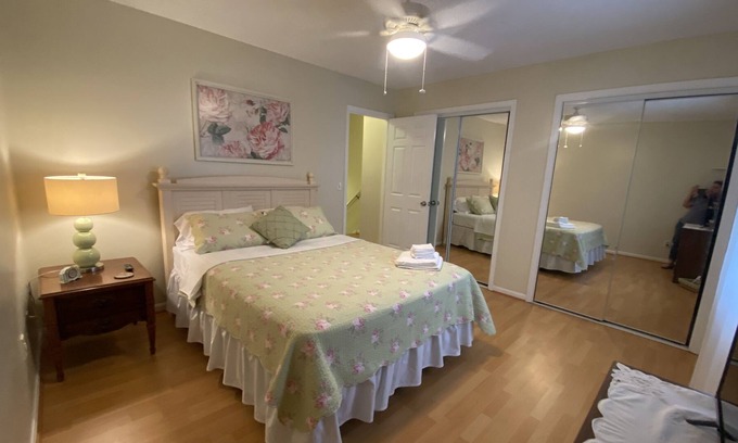 Seven Oaks House | 2BR Furnished Townhouse