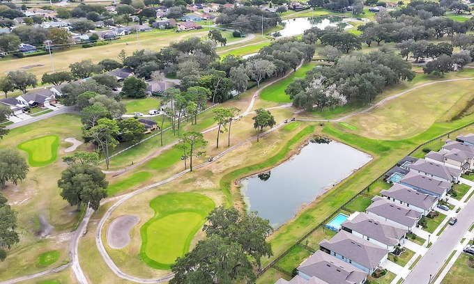 Zephyrhills West Apartment | 2BR Ground Floor Apt Near Pickleball, Tennis & Wellness Center, Exclusive Guest Golf Packages!