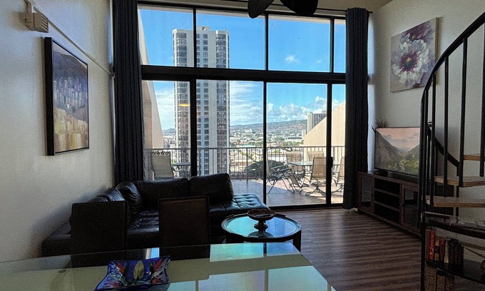 Downtown Honolulu Condo | 2BR+Loft Huge Patio Quiet & Spacious with Free Parking